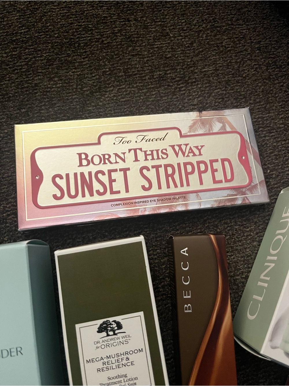 ✨ Ultimate Makeup Bundle ✨ - Picture 9 of 16